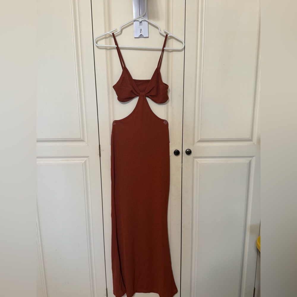 Elegant Rust Cut-Out Maxi Dress